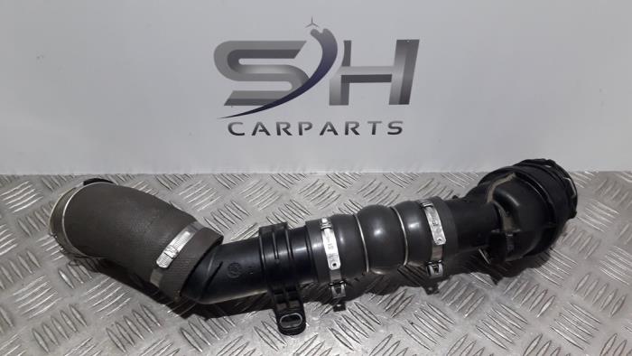 Gebruikte Intercooler Slang Mercedes A (177.0) 1.5 A-180d Prijs € 60,00 Margeregeling aangeboden door SH Carparts