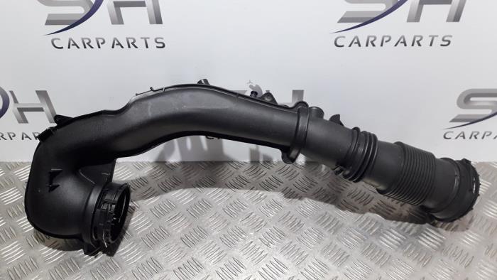 Gebruikte Turbo Pijp Mercedes A Limousine (177.1) 2.0 A-35 AMG Turbo 16V 4Matic Prijs € 70,00 Margeregeling aangeboden door SH Carparts