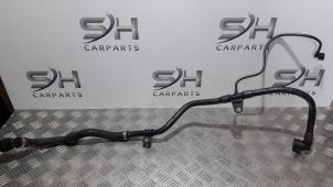 Gebruikte Koelwaterslang Mercedes C Estate (S205) C-220 CDI BlueTEC, C-220 d 2.2 16V Prijs € 25,00 Margeregeling aangeboden door SH Carparts