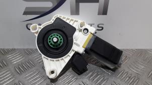 Gebruikte Motor electrisch raam Mercedes CLA (117.3) 2.2 CLA-220 CDI, 220 d 16V Prijs € 15,00 Margeregeling aangeboden door SH Carparts