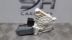 Gebruikte Motor electrisch raam Mercedes CLA (117.3) 2.2 CLA-220 CDI, 220 d 16V Prijs € 20,00 Margeregeling aangeboden door SH Carparts