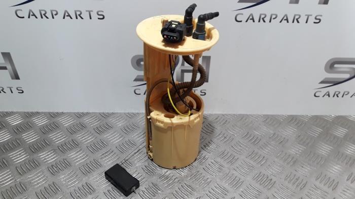 Gebruikte Tank element Pomp Volkswagen Crafter 2.5 TDI 30/32/35 Prijs € 70,00 Margeregeling aangeboden door SH Carparts
