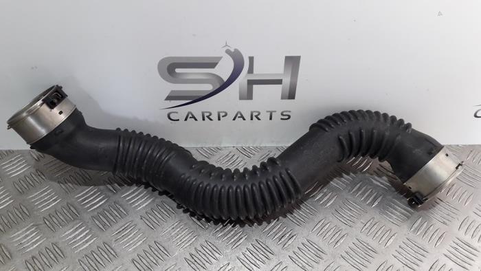 Gebruikte Intercooler Buis Mercedes C (W205) C-200 1.6 CDI BlueTEC, C-200 d 16V Prijs € 20,00 Margeregeling aangeboden door SH Carparts