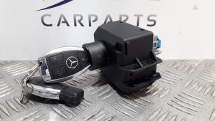 Gebruikte Kontaktslot + Sleutel Mercedes CLA (117.3) 2.2 CLA-220 CDI 16V Prijs € 120,00 Margeregeling aangeboden door SH Carparts