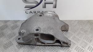 Gebruikte Cardan steun Mercedes A (W176) 1.6 A-180 16V Prijs € 20,00 Margeregeling aangeboden door SH Carparts