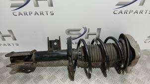 Gebruikte Mac Phersonpoot links-voor Mercedes A (W176) 1.6 A-160 16V Prijs € 90,00 Margeregeling aangeboden door SH Carparts