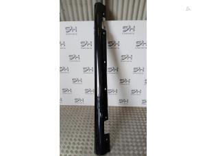 Gebruikte Zijskirt rechts Mercedes CLA Shooting Brake (117.9) 2.2 CLA-200 CDI, 200 d 16V Prijs € 70,00 Margeregeling aangeboden door SH Carparts