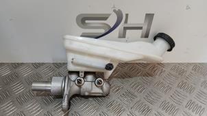 Gebruikte Hoofdremcilinder Mercedes A (W176) 2.0 A-250 Turbo 16V Prijs € 30,00 Margeregeling aangeboden door SH Carparts