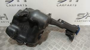 Gebruikte Ruitensproeiertank voor Mercedes C Estate (S204) 2.2 C-200 CDI 16V BlueEFFICIENCY Prijs € 25,00 Margeregeling aangeboden door SH Carparts