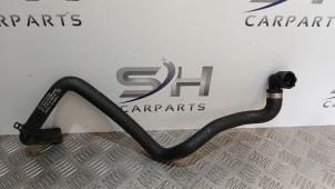 Gebruikte Koelwaterslang Mercedes A (W176) 2.0 A-250 Turbo 16V 4-Matic Prijs € 15,00 Margeregeling aangeboden door SH Carparts