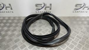 Gebruikte Deurrubber 4Deurs rechts-voor Mercedes A (W176) 1.8 A-200 CDI 16V Prijs € 25,00 Margeregeling aangeboden door SH Carparts