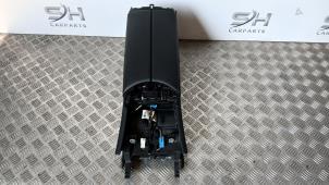 Gebruikte Middenconsoles Mercedes C (W205) C-220 2.2 CDI BlueTEC, C-220 d 16V Prijs € 80,00 Margeregeling aangeboden door SH Carparts