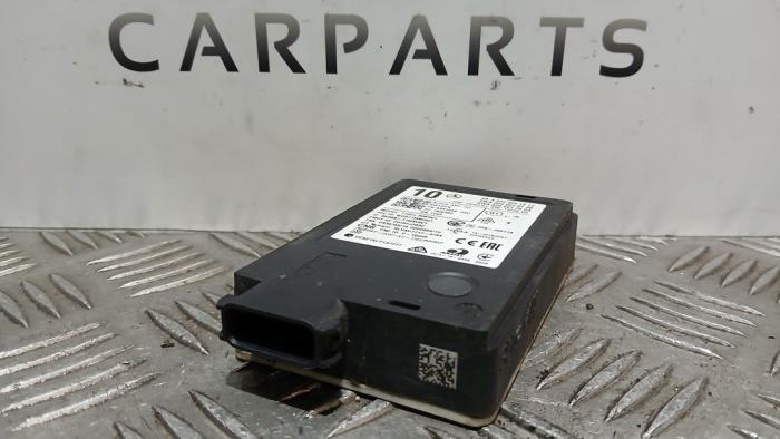 Radar sensor van een Mercedes-AMG A-Klasse AMG (177.0) 2.0 A-35 AMG Turbo 16V 4Matic 2019