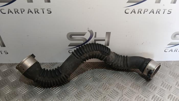Gebruikte Intercooler Buis Mercedes A (W176) 2.0 A-250 Turbo 16V Prijs € 20,00 Margeregeling aangeboden door SH Carparts