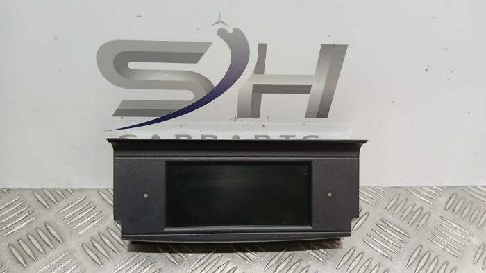 Gebruikte Display Interieur Mercedes C Estate (S204) 2.2 C-200 CDI 16V . Prijs € 50,00 Margeregeling aangeboden door SH Carparts