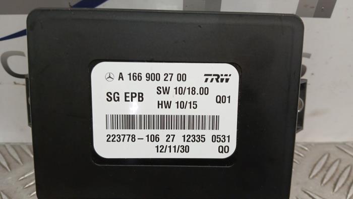 Handrem Module van een Mercedes-Benz A (W176) 1.6 A-180 16V 2012