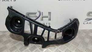 Gebruikte Bumpersteun links-achter Mercedes CLA (118.3) 2.0 CLA-220d Prijs € 25,00 Margeregeling aangeboden door SH Carparts