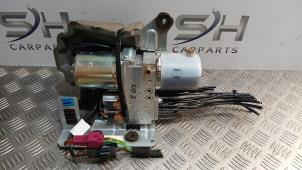 Gebruikte Cabriodak Motor Mercedes E (R207) E-350 CDI V6 24V Prijs € 280,00 Margeregeling aangeboden door SH Carparts