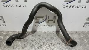 Gebruikte Koelwaterslang Mercedes GLA (156.9) 2.2 200 CDI, d 16V Prijs € 25,00 Margeregeling aangeboden door SH Carparts