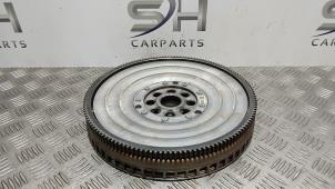 Gebruikte Vliegwiel Mercedes CLA (118.3) 2.0 CLA-220d Prijs € 240,00 Margeregeling aangeboden door SH Carparts