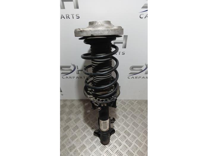 Schokdemperpoot links-voor van een Mercedes-Benz E Estate (S212) E-250 CDI 16V BlueEfficiency,BlueTEC 2010