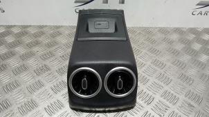 Gebruikte Luchtrooster achter Mercedes CLA (118.3) 1.3 CLA-180 Turbo 16V Prijs € 50,00 Margeregeling aangeboden door SH Carparts