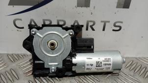 Gebruikte Schuifdak Motor Mercedes CLA (118.3) 1.3 CLA-180 Turbo 16V Prijs € 40,00 Margeregeling aangeboden door SH Carparts