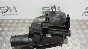 Gebruikte Luchtfilterhuis Mercedes B (W246) 1.6 B-180 BlueEFFICIENCY Turbo 16V Prijs € 60,00 Margeregeling aangeboden door SH Carparts