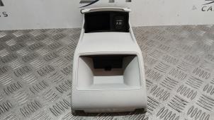 Gebruikte Middenconsoles Mercedes B (W246) 1.8 B-200 CDI BlueEFFICIENCY 16V Prijs € 15,00 Margeregeling aangeboden door SH Carparts