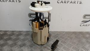 Gebruikte Tank element Pomp Mercedes Vito (639.6) 2.2 113 CDI 16V Euro 5 Prijs € 50,00 Margeregeling aangeboden door SH Carparts