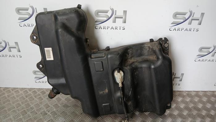 Gebruikte Tank adblue Mercedes Vito (447.6) 1.6 109 CDI 16V Prijs € 340,00 Margeregeling aangeboden door SH Carparts