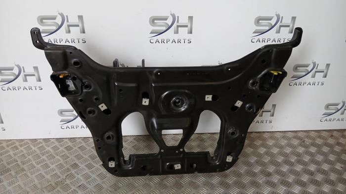 Subframe van een Mercedes-Benz A (177.0) 1.3 A-200 Turbo 16V 2018