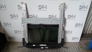 Gebruikte Schuifdak Mercedes GLC Coupe (C253) 2.0 250 16V 4-Matic Prijs € 200,00 Margeregeling aangeboden door SH Carparts