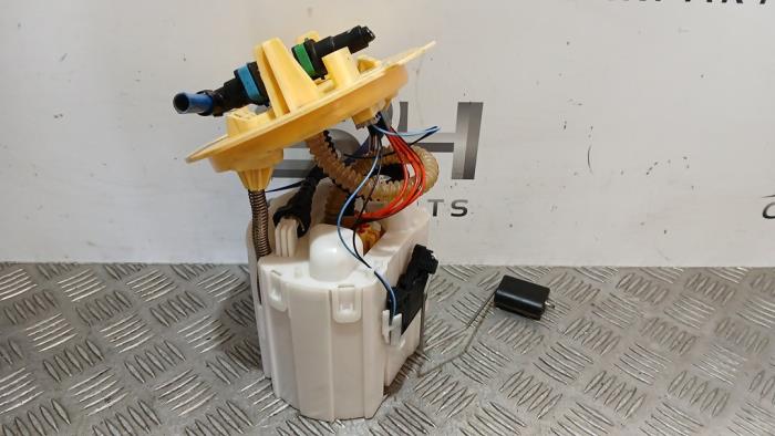 Gebruikte Tank element Pomp Mercedes E Estate (S213) E-200d 2.0 Turbo 16V Prijs € 90,00 Margeregeling aangeboden door SH Carparts