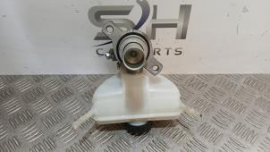 Gebruikte Hoofdremcilinder Mercedes GLC (X253) 2.2 250d 16V BlueTEC 4-Matic Prijs € 25,00 Margeregeling aangeboden door SH Carparts