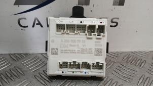 Gebruikte Deur module Mercedes C Estate (S206) C-300 e 2.0 Turbo Prijs € 120,00 Margeregeling aangeboden door SH Carparts