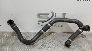 Gebruikte Koelwaterslang Mercedes E Estate (S213) E-200d 2.0 Turbo 16V Prijs € 45,00 Margeregeling aangeboden door SH Carparts
