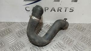 Gebruikte Koelwaterslang Mercedes E Estate (S213) E-200d 2.0 Turbo 16V Prijs € 75,00 Margeregeling aangeboden door SH Carparts