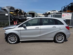 Gebruikte Scherm links-voor Mercedes B (W246) 1.8 B-180 CDI BlueEFFICIENCY 16V Prijs € 190,00 Margeregeling aangeboden door SH Carparts