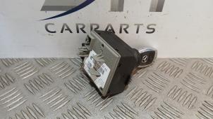 Gebruikte Kontaktslot + Sleutel Mercedes B (W246) 1.6 B-180 BlueEFFICIENCY Turbo 16V Prijs € 200,00 Margeregeling aangeboden door SH Carparts