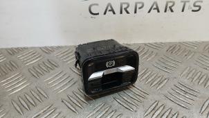 Gebruikte Handrem schakelaar Mercedes C Estate (S206) C-300 e 2.0 Turbo Prijs € 15,00 Margeregeling aangeboden door SH Carparts