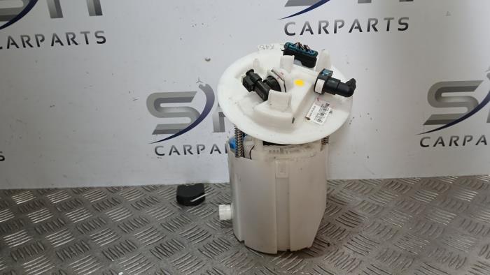 Gebruikte Tank element Pomp Mercedes C Estate (S205) C-180 1.6 16V BlueEfficiency Prijs € 50,00 Margeregeling aangeboden door SH Carparts