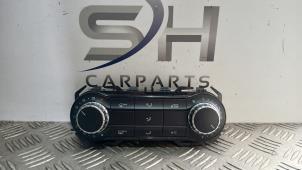 Gebruikte Kachel Bedieningspaneel Mercedes B (W246) 1.8 B-180 CDI BlueEFFICIENCY 16V Prijs € 29,00 Margeregeling aangeboden door SH Carparts