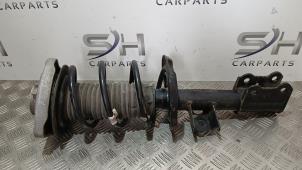 Gebruikte Mac Phersonpoot links-voor Mercedes A (W176) 1.6 A-180 16V Prijs € 70,00 Margeregeling aangeboden door SH Carparts