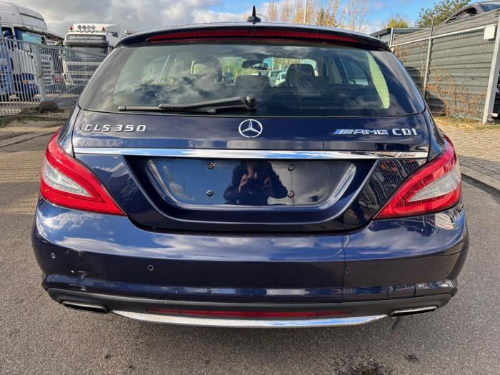 Gebruikte Bumper achter Mercedes CLS Shooting Brake (X218) 350 CDI BlueEfficiency 3.0 V6 24V Prijs € 500,00 Margeregeling aangeboden door SH Carparts