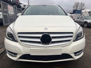 Gebruikte Voorkop compleet Mercedes B (W246) 1.8 B-200 CDI BlueEFFICIENCY 16V Prijs op aanvraag aangeboden door SH Carparts
