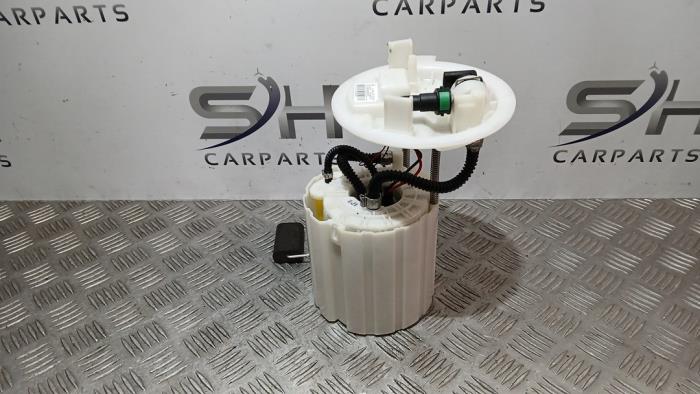 Gebruikte Tank element Pomp Mercedes CLA (117.3) 1.6 CLA-180 16V Prijs € 45,00 Margeregeling aangeboden door SH Carparts