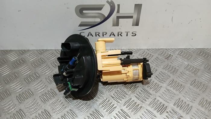 Gebruikte Tank element Pomp Mercedes C (W205) C-220 2.2 CDI BlueTEC, C-220 d 16V Prijs € 17,50 Margeregeling aangeboden door SH Carparts