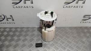 Gebruikte Brandstofpomp Elektrisch Mercedes A (W176) 1.6 A-180 16V Prijs € 45,00 Margeregeling aangeboden door SH Carparts