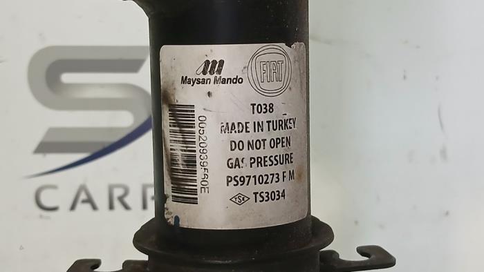 Schokdemperpoot links-voor van een Fiat Doblo Cargo (263) 1.6 D Multijet 2020